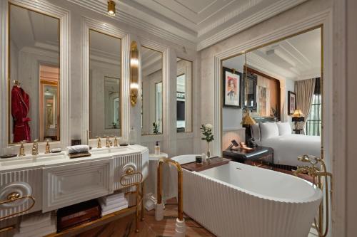 room detail thumbnail 2