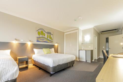 Cowra Services Club Motel