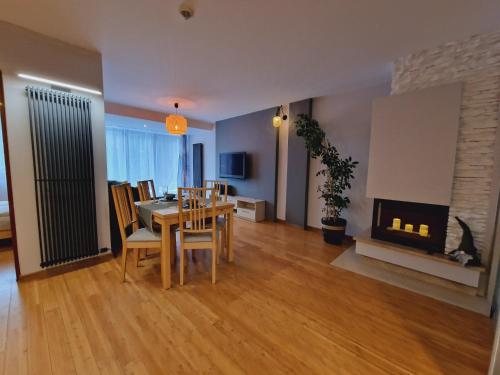 ZAKOapartamenty BUTOROWY RESIDENCE in กอสซีลิสโก