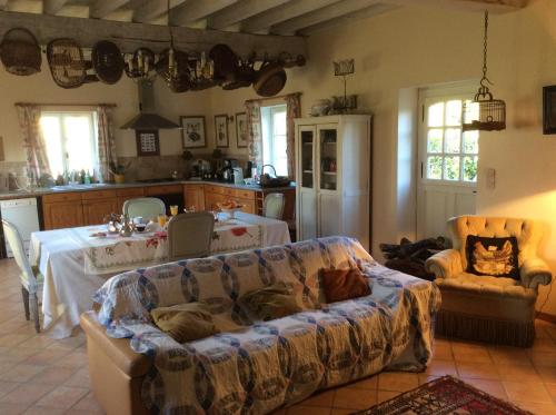 Gite et Chambres d'Hotes Clos de Mondetour in Fontaine Sous Jouy