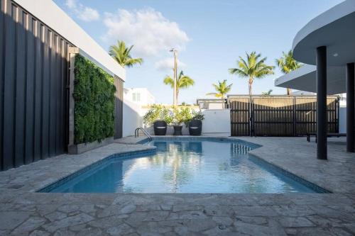 Πισίνα, Vistamar Villa 5BDR Private Waterfront Home Pool in Καρολίνα