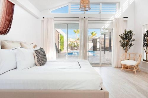 Vistamar Villa 5BDR Private Waterfront Home Pool in Καρολίνα