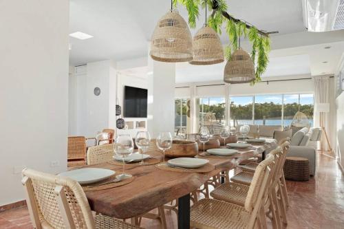 Παροχές, Vistamar Villa 5BDR Private Waterfront Home Pool in Καρολίνα