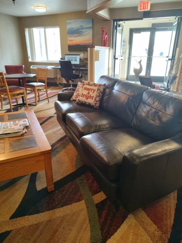 Days Inn & Suites by Wyndham Fargo 19th Ave/Airport Dome in Fargo, USA