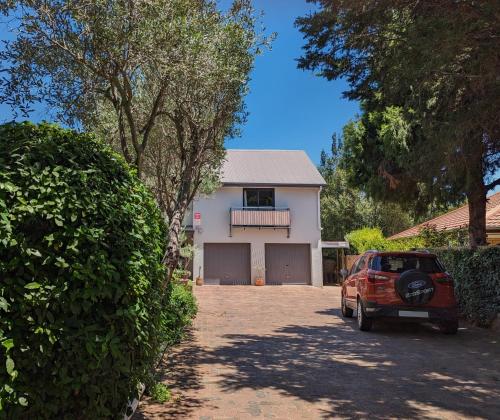 ทัศนียภาพภายนอกโรงแรม, 33 Longifolia in พาราดิสคลอฟ