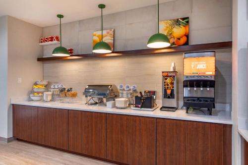 Hampton Inn Weatherford - image 10