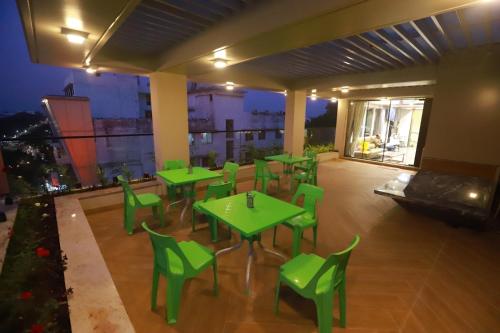 Altan/terrasse, RIDDHI EXECUTIVE in Latur