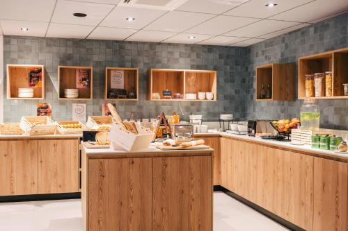 餐飲選擇, 宜必思魯昂中心右岸巴斯德 (ibis Rouen Centre Rive Droite Pasteur) in 魯昂市中心