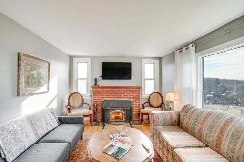 Renovated Chatham Home about Half Mi to Downtown! in Chatham, USA