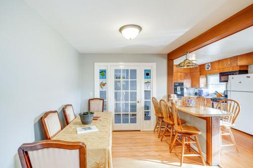 Renovated Chatham Home about Half Mi to Downtown! in Chatham, USA