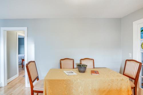 Renovated Chatham Home about Half Mi to Downtown! in Chatham, USA