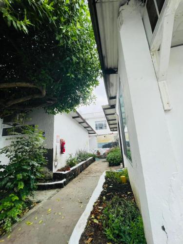 Buitenkant, Hostal Darwin in Galapagos