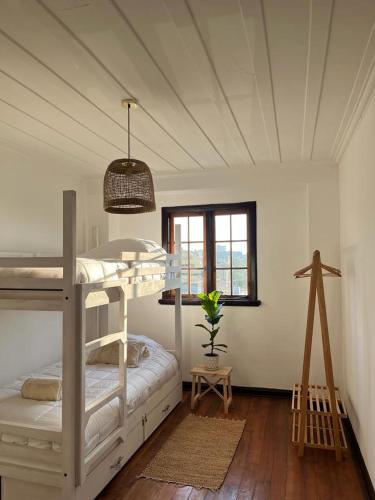2 twin beds