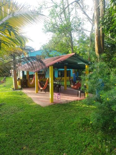 Skats, Amalaya Hostel in Restrepo