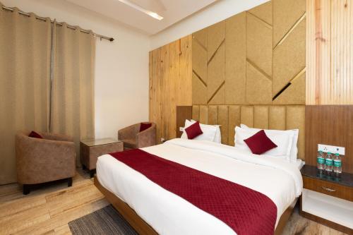Deluxe Double Room room in Hotel North Wood