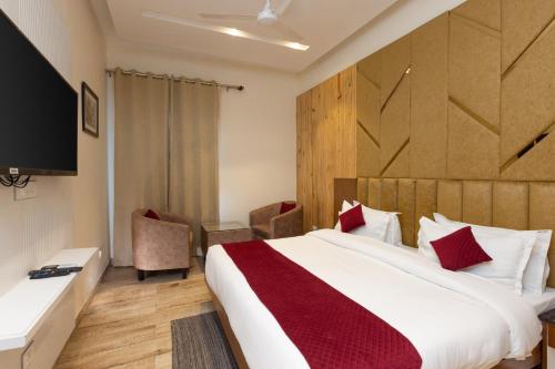 Deluxe Double Room image 4
