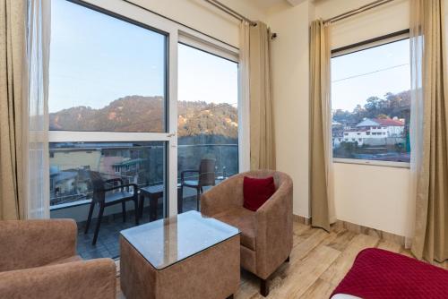King Room with Mountain View image 9