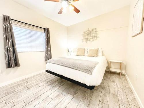 Modern Retreat Just Outside The City in Shelltown