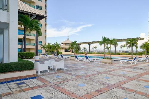 Luxurious 2BDR with Ocean View - image 2