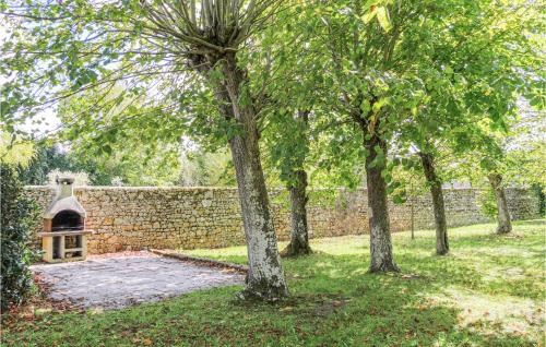 Nice Home In Montmartin-sur-mer With Wi-fi