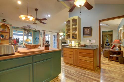 Pet-Friendly Austin Home with Deck and Private Hot Tub in Bee Cave, USA