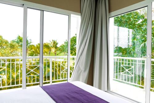 Luxury Villa Iberosta - 4BDR, Private Beach, Pool & Jacuzzi