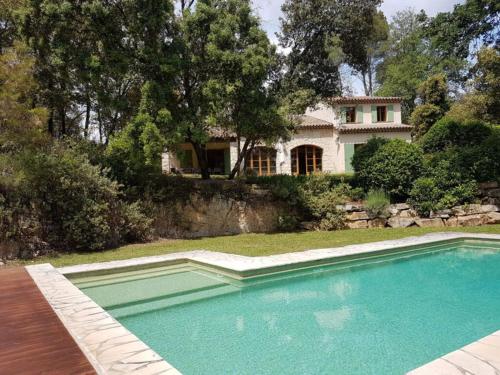 Le Clos Manou 270m2, Piscine, 5ch - Location, gîte - Montauroux