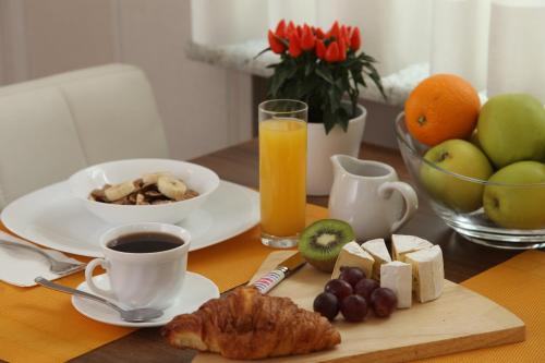 10 Bed And Breakfast - image 2