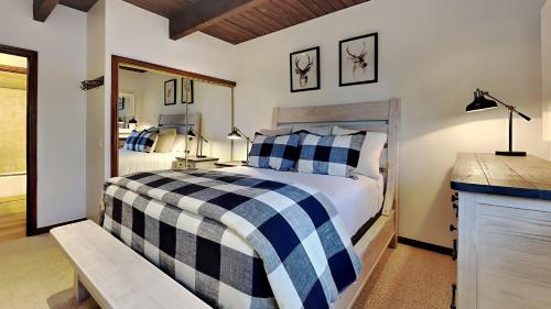 Timberline Condominiums 2 Bedroom Unit B1D - image 3