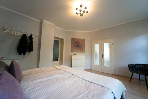 Charles & Kätchen living Gohlis, Leipzig (photo 9)