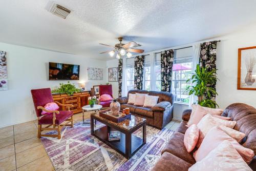 San Antonio House with Pool about 9 Mi to Lackland AFB! in San Antonio, USA