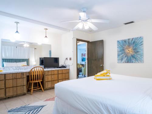 Bollinger Duplex Both Sides – Holmes Beach, FL