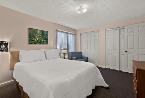 Traverse Bay Inn - image 7
