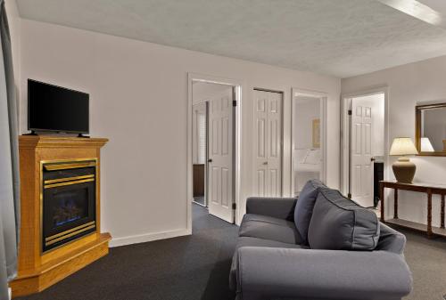 Traverse Bay Inn - image 13