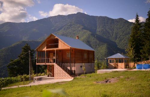 Γύρω περιβάλλον, Wonder Inn in Shuakhevi