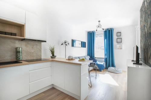 Komfortowy apartament z balkonem i parkingiem, Breslau (Foto 6)