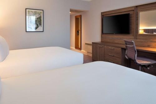 DoubleTree by Hilton Edinburgh Airport - main image