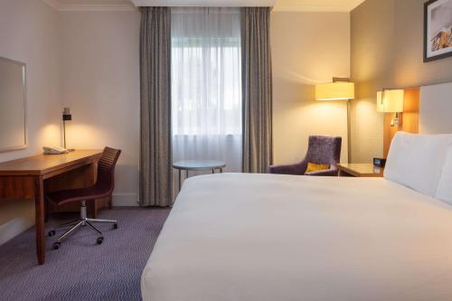 DoubleTree by Hilton Edinburgh Airport - image 8