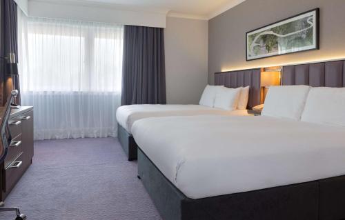 DoubleTree by Hilton Edinburgh Airport - image 3