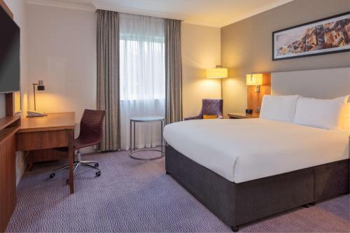 DoubleTree by Hilton Edinburgh Airport - image 4
