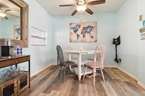 Flamingo Bay Cottage cottage in Saint James City