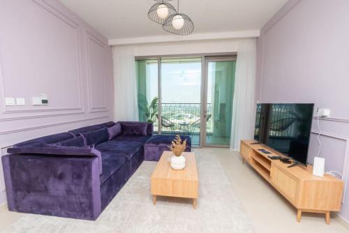 The Treasury Distinguished 1 Bed Apartment in Downtown - image 4