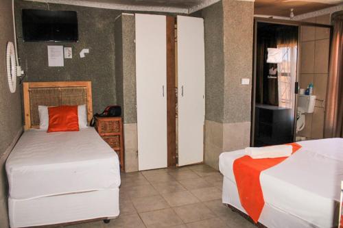 Godmill guesthouse Taung