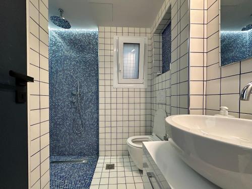 R1 Blue Paradise Private Terrace Jacuzzi, Athen (Foto 9)