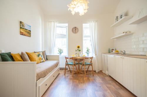 Nice room with double bed in zizkov - shared bathroom, Praga