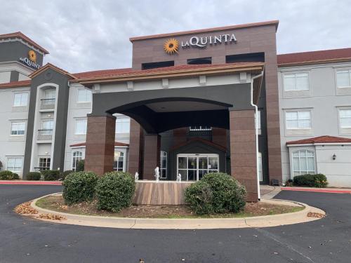 La Quinta Inn & Suites by Wyndham Oklahoma City North - Quail Springs