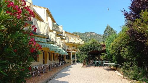 Hôtel Sous l'Olivier - Hôtel - Buis-les-Baronnies