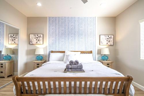 Amazing Value with High Comfort, 14 Guests for 4BR by Disneyland, Beaches, Rodeo 39 & More, Midway City (zdjęcie 6)