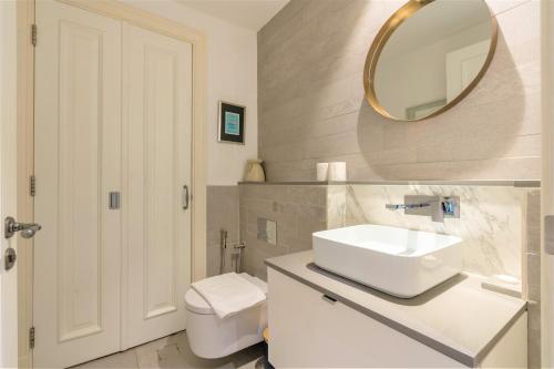 Stunning 2Bedroom in Dubai Downtown - image 12