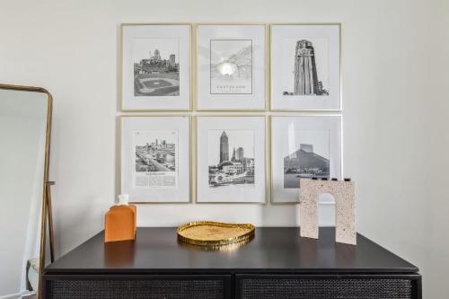 Newly Renovated Tremont Treasure I Cozy + Modern in Cleveland, USA